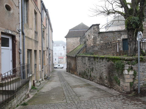 Rue de la cure-Buxy必去景点