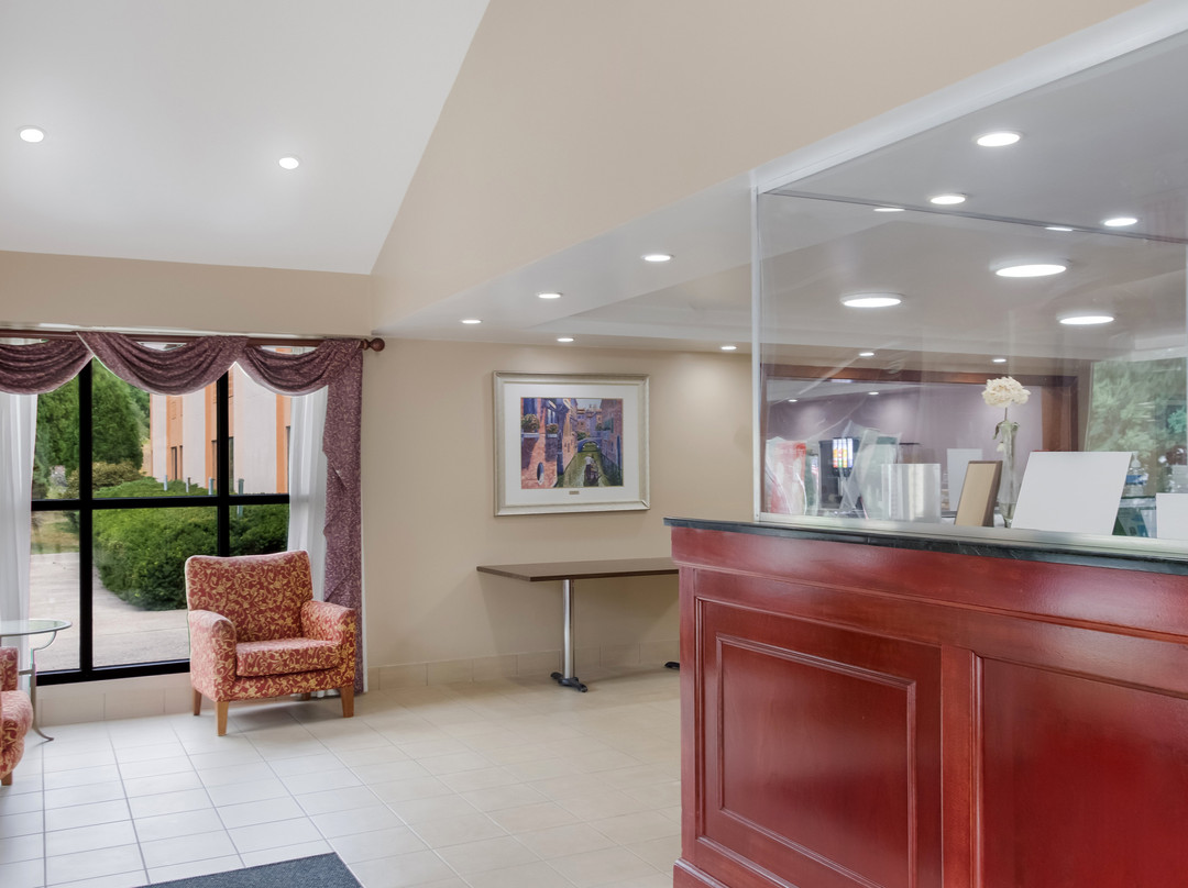 All Seasons Inn & Suites Smithfield Providence