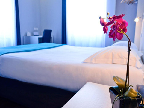 Montchal酒店住宿-Hôtel le Comty