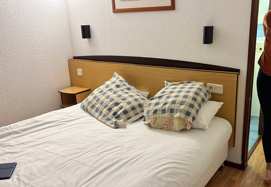 康铂古达餐厅酒店-客卧