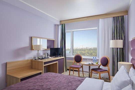 伊兹麦洛娃三角洲酒店主图