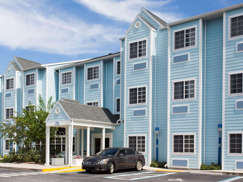 温德姆夏洛特港麦客达套房酒店主图