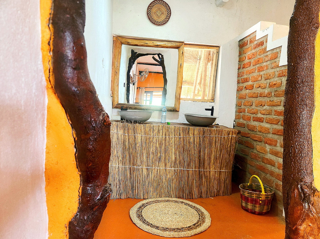 Hornbill Bush Lodge