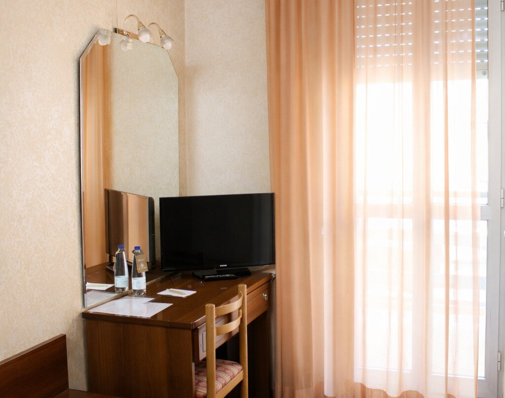 菲酒店安布拉主图