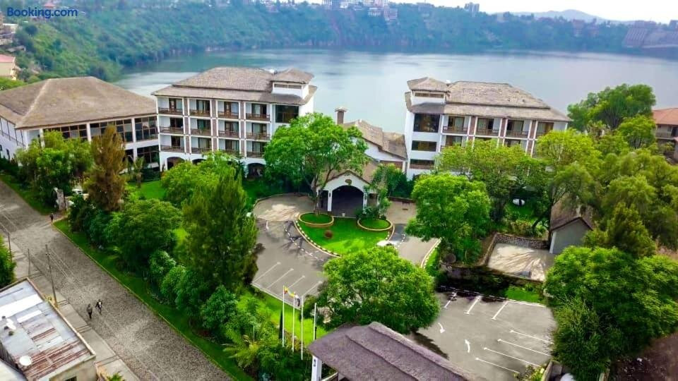 Noora Resort
