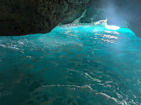Joseph's Cave-West End必去景点