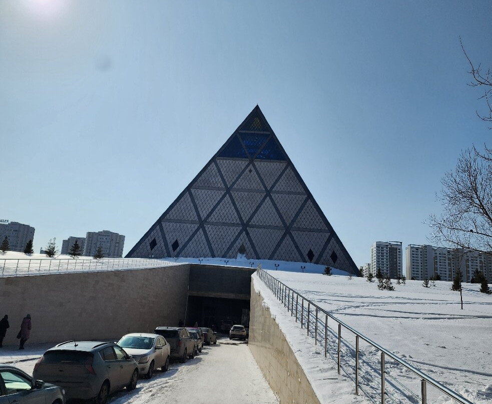 Palace of Peace and Reconciliation-努尔苏丹必去景点