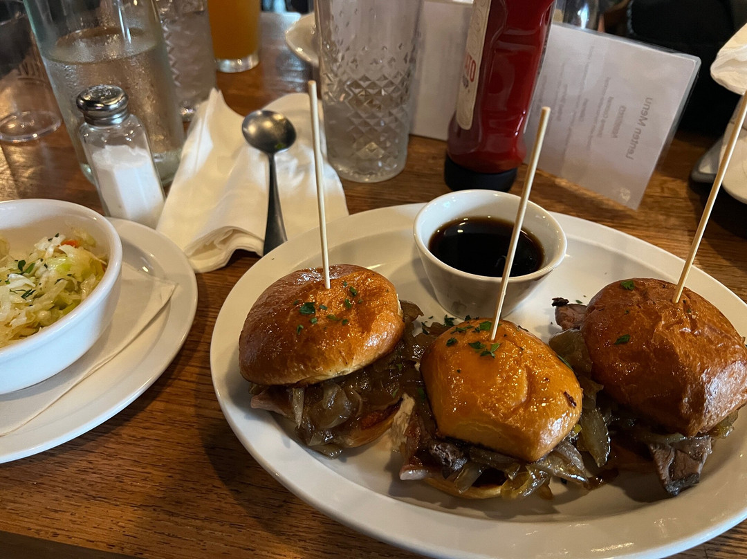 McClellan's Pub