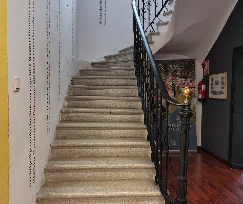 Centro de Interpretacion del Poblado Minero de Bustiello-Mieres必去景点