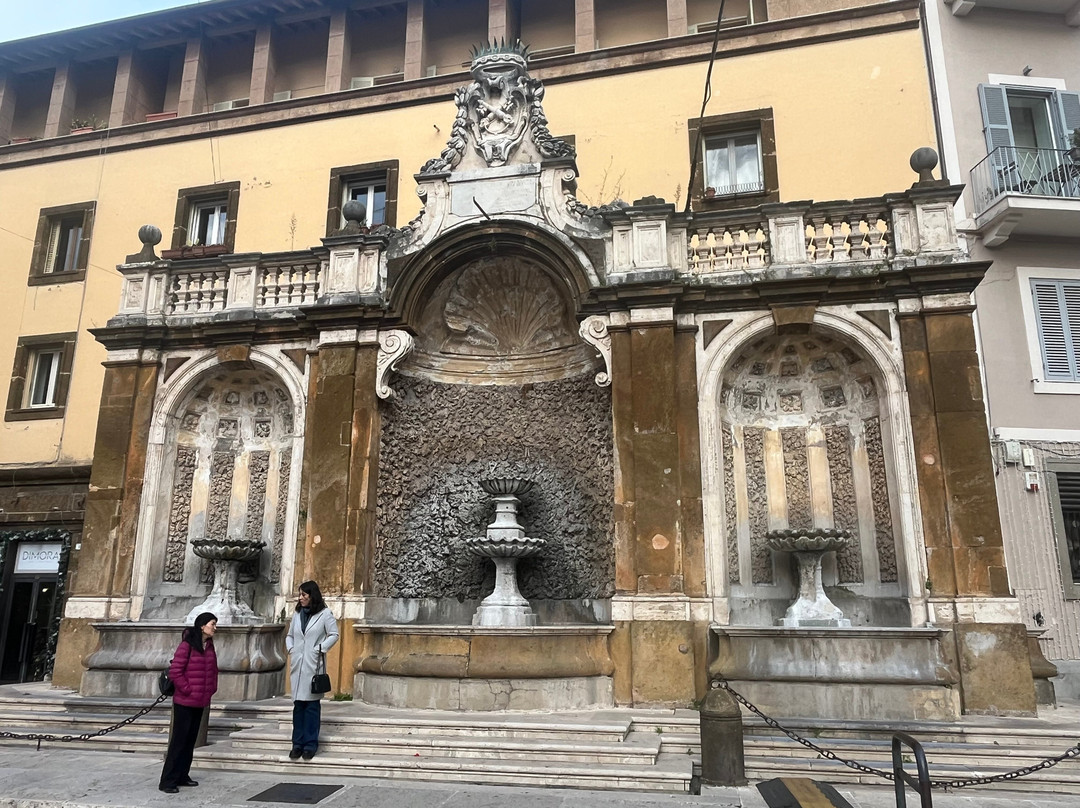 Fontana di Piazza San Pietro-弗拉斯卡蒂必去景点