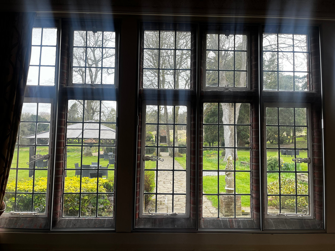 黛斯乡村酒店主图