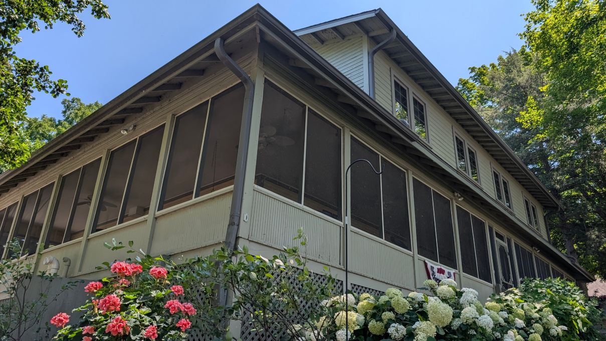 里普利湖郊外小屋 - 附湖畔客房/大前廊/独木舟及桨板-度假村/酒店