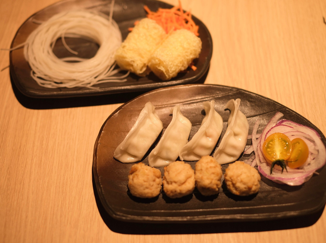 MO-MO-PARADISE 新宿三丁目店