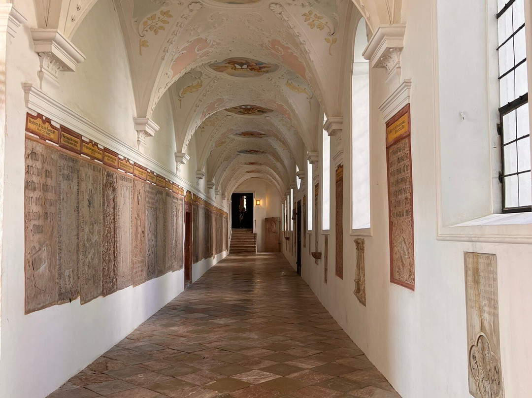 Der Freisinger Dom St. Maria und St. Korbinian-弗赖辛必去景点