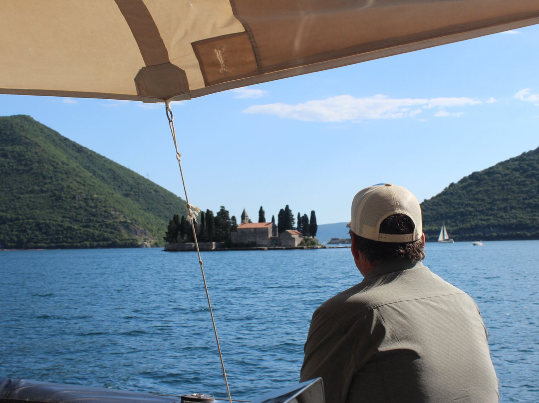 A Day Out On Yacht Monty B-科托尔必去景点