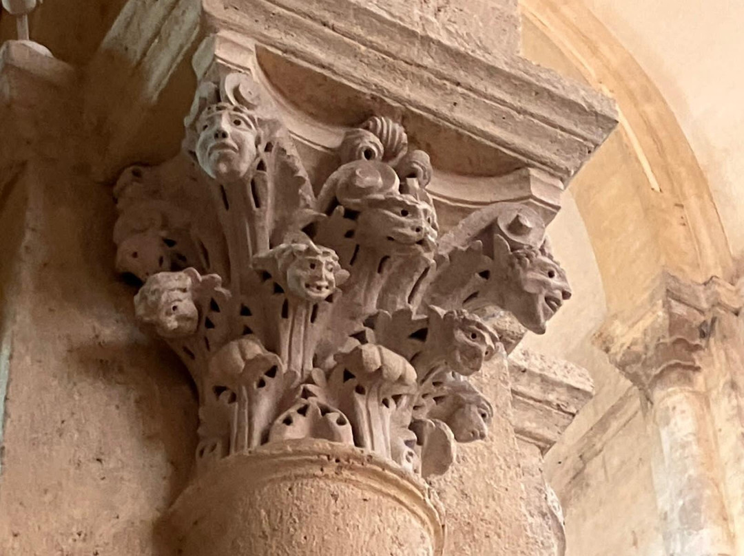 Basilique Saint Andoche de Saulieu-索留必去景点