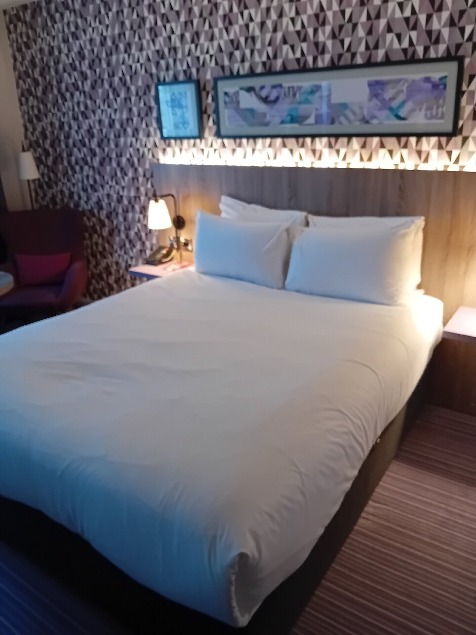 伦敦希思罗机场莱昂纳多酒店-旅行者