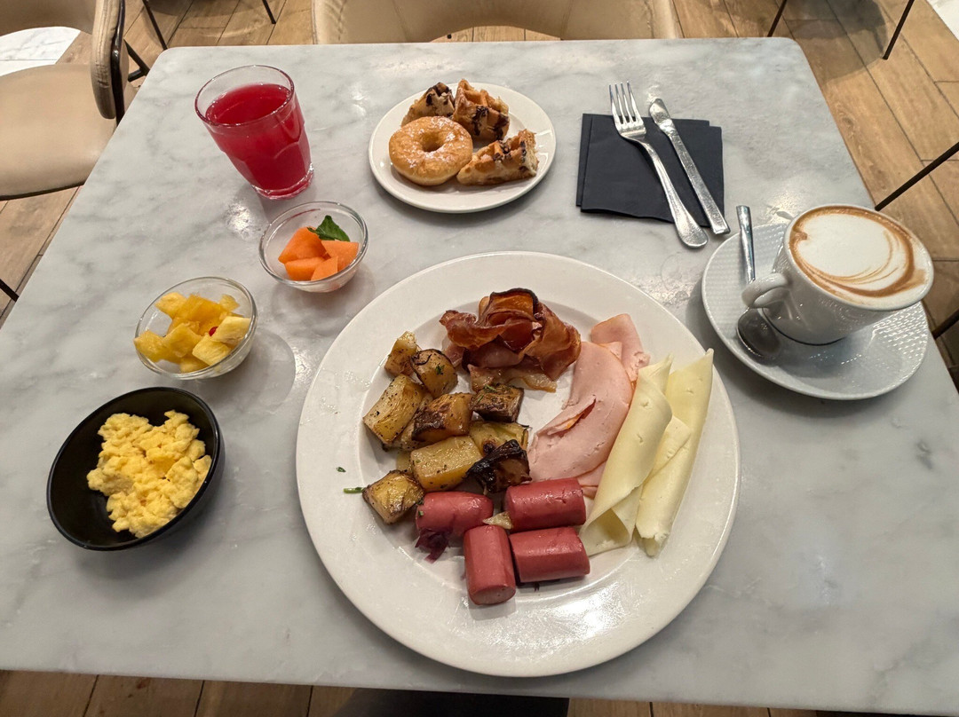 Plaza Premium Lounge (Schengen Area Departures Terminal 1)-菲乌米奇诺必去景点