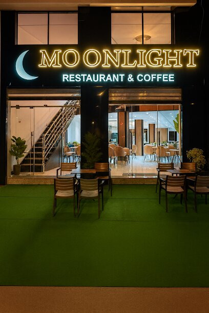 Moonlight Café & Restaurant