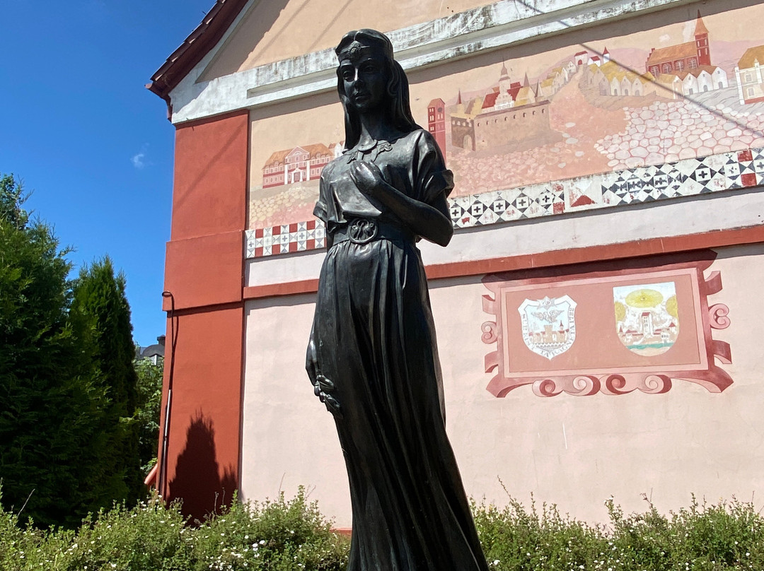 Sculpture of Prussian Princess Rangeta-Neman必去景点