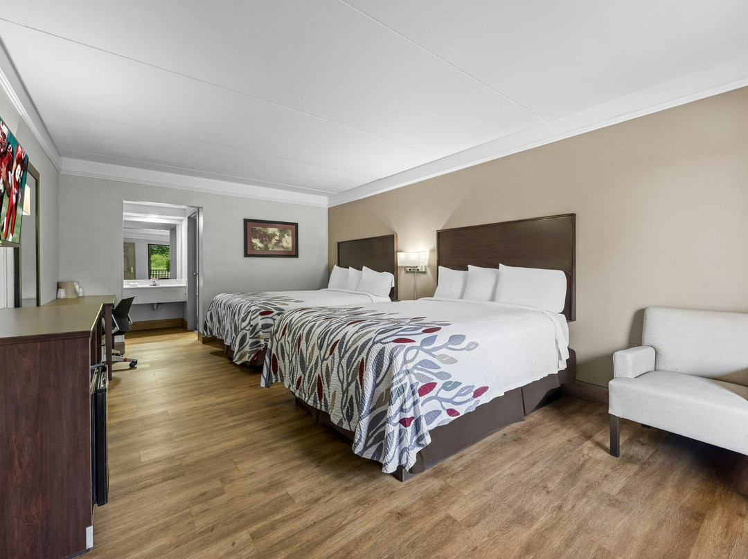 Briceville酒店住宿-Red Roof Inn & Suites Clinton