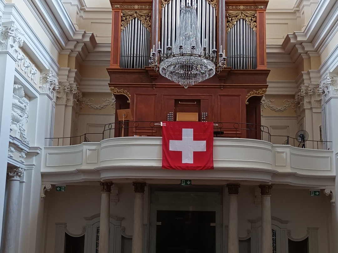 Église Sainte-Croix-卡鲁日必去景点