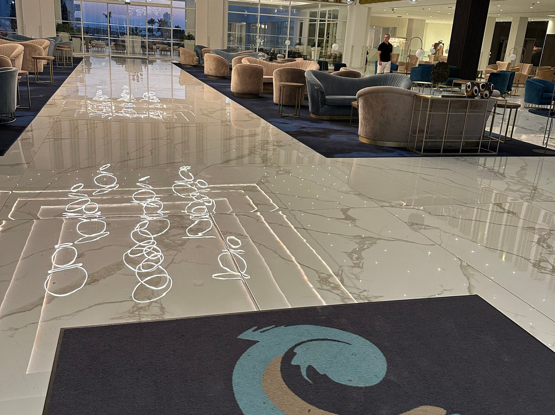 Chrysomare Beach Hotel and Resort主图