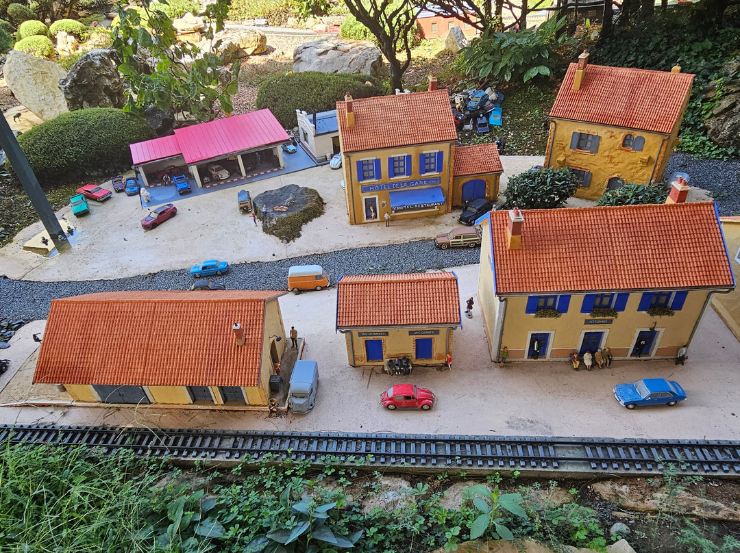 Le Jardin Ferroviaire & Musical-Chatte必去景点