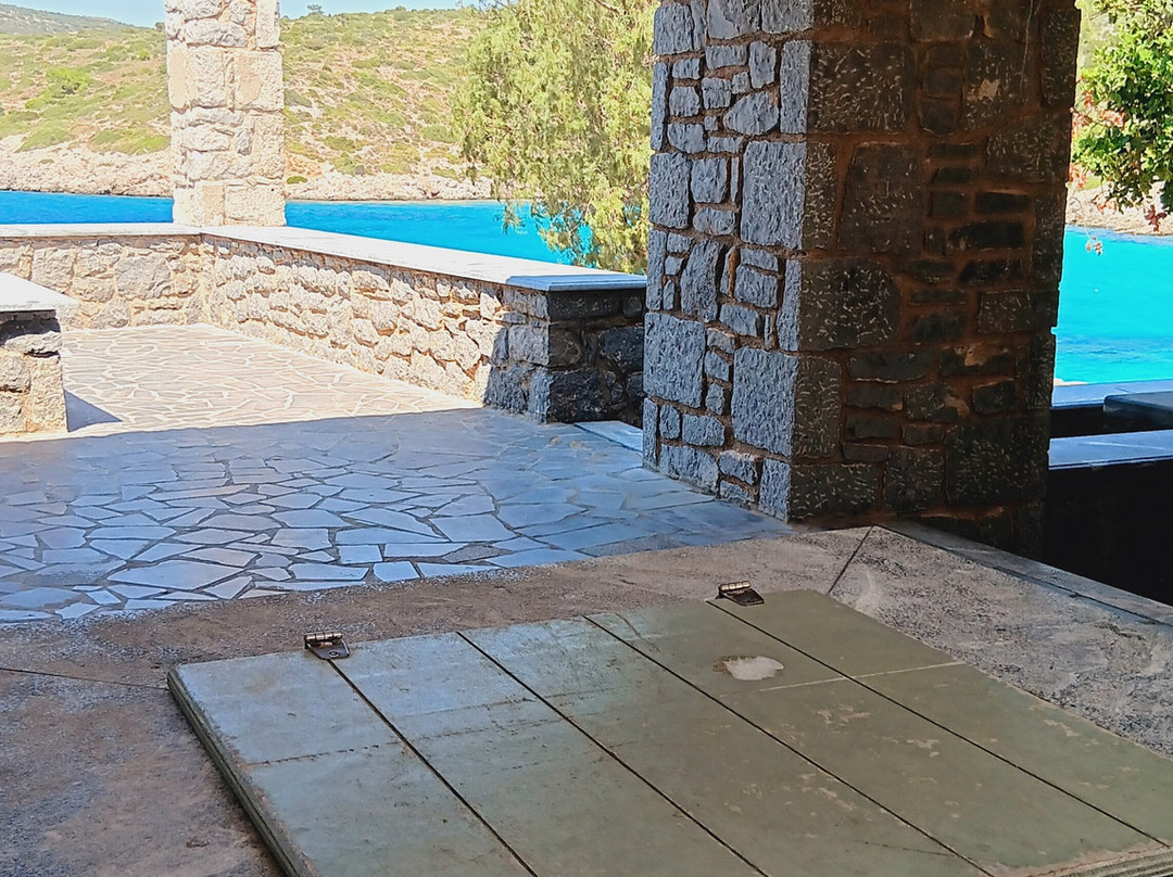 Agia Dinami Beach-Emporios必去景点