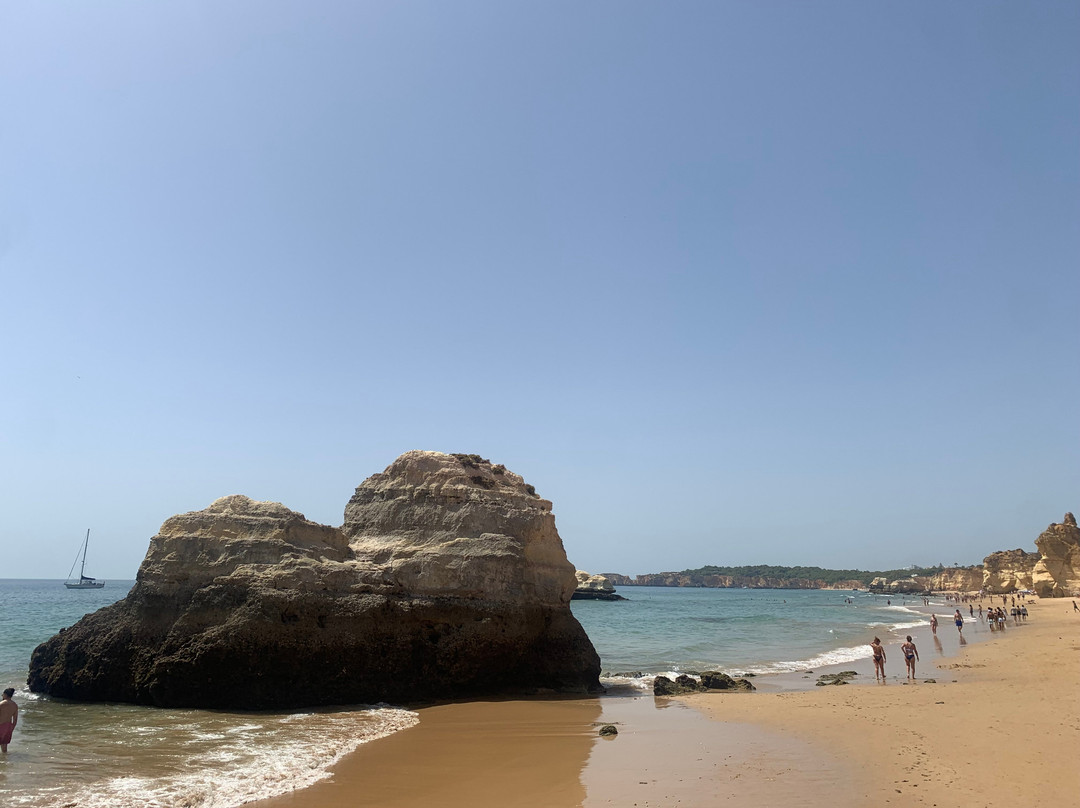 Praia dos Três Castelos-波尔蒂芒必去景点