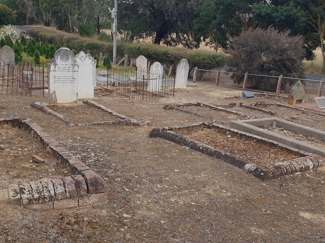 Birdwood Holy Cross Lutheran Church and Cemetery-Birdwood必去景点