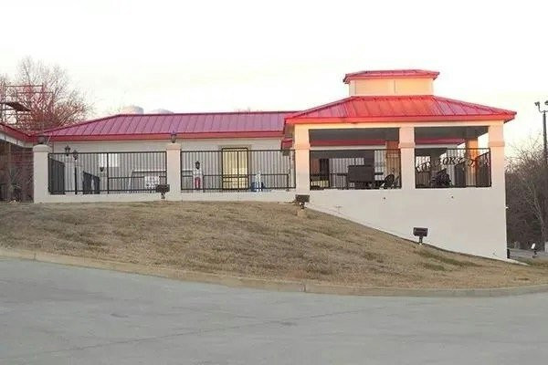 Lawrenceburg酒店住宿-Giles Hotel Inn & Suites