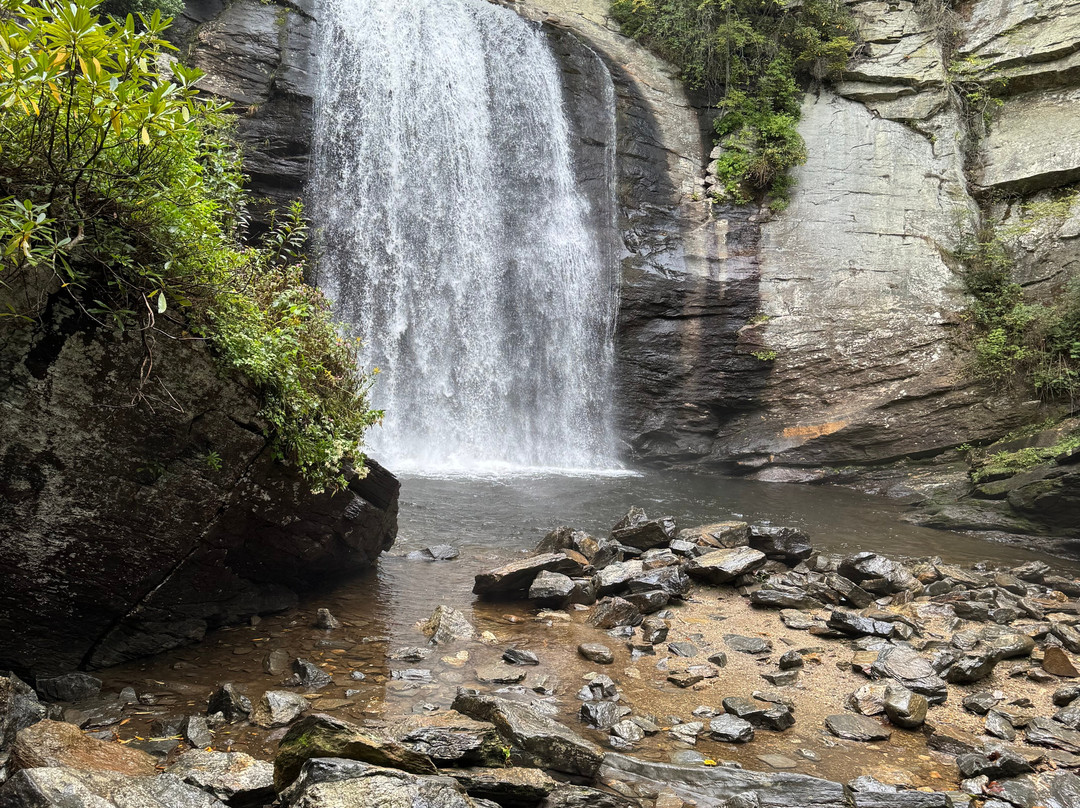 Looking Glass Falls-Pisgah Forest必去景点