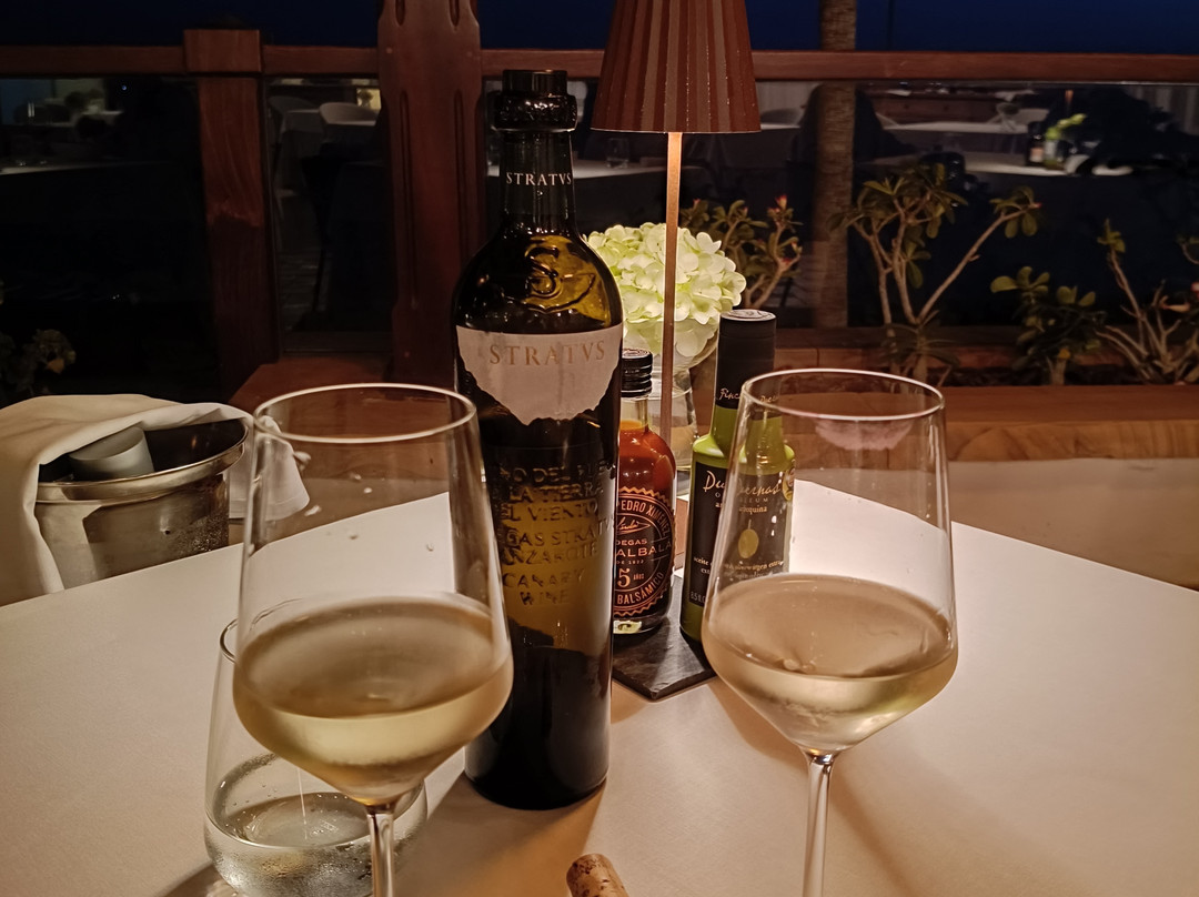 杨扎公主套房度假酒店主图