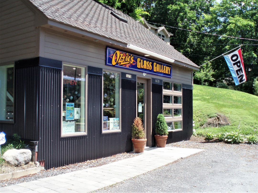Ozzie's Glass Gallery景点图片