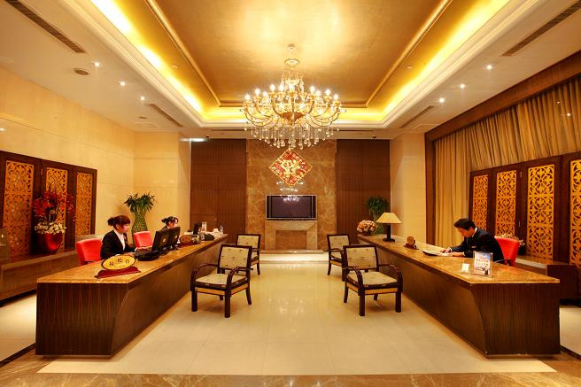 御花园假日金悦酒店主图