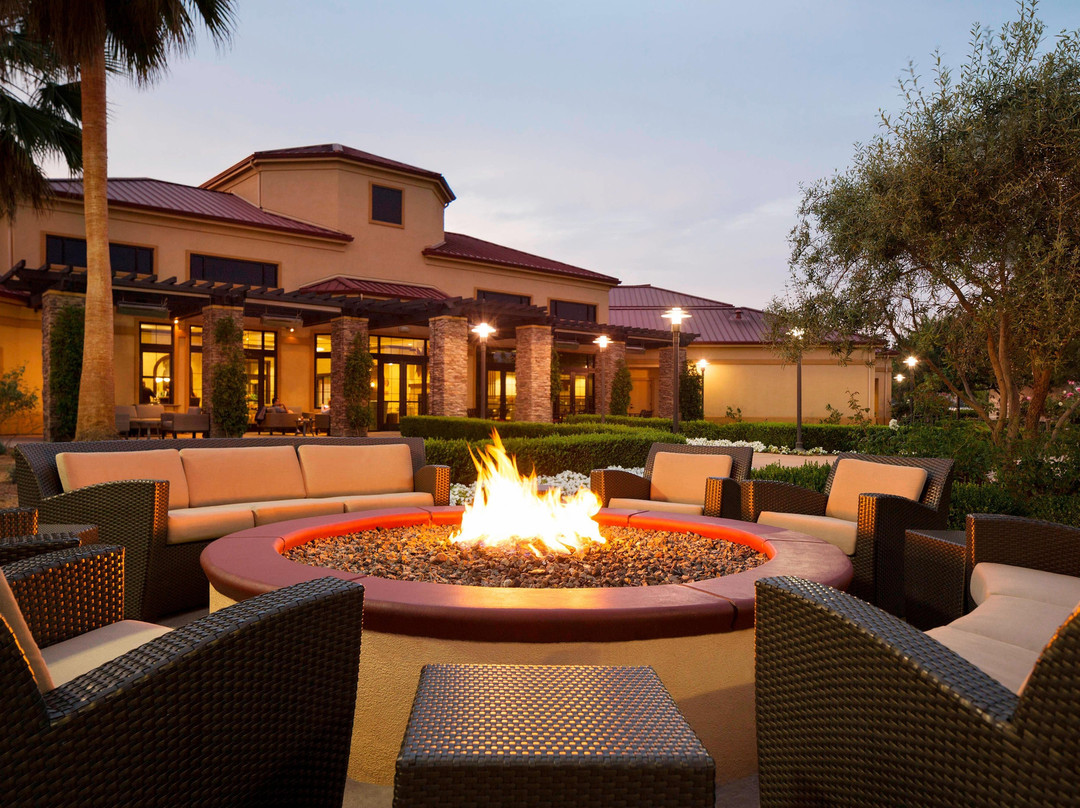 纳帕谷春季山丘套房酒店主图