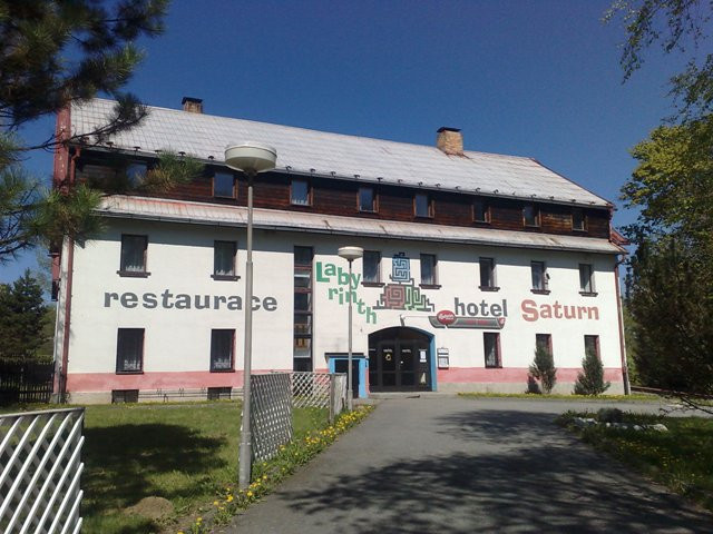 Hotel Saturn
