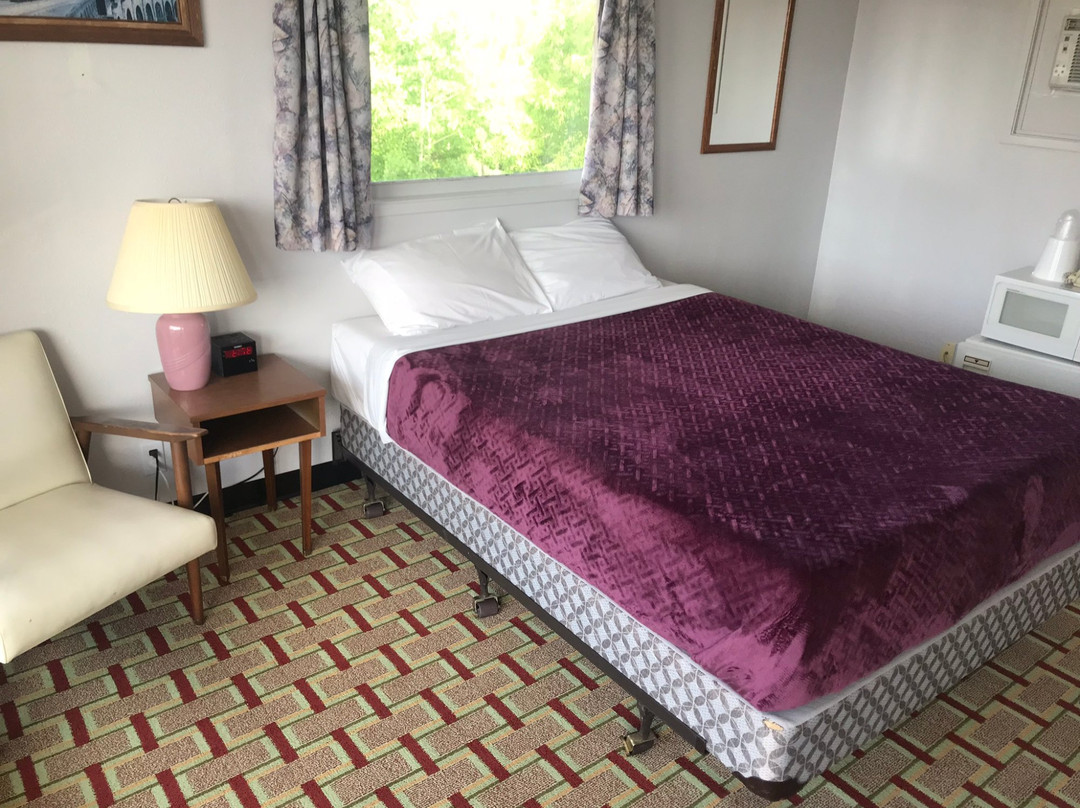 Chalet Inn Motel And Restaurant