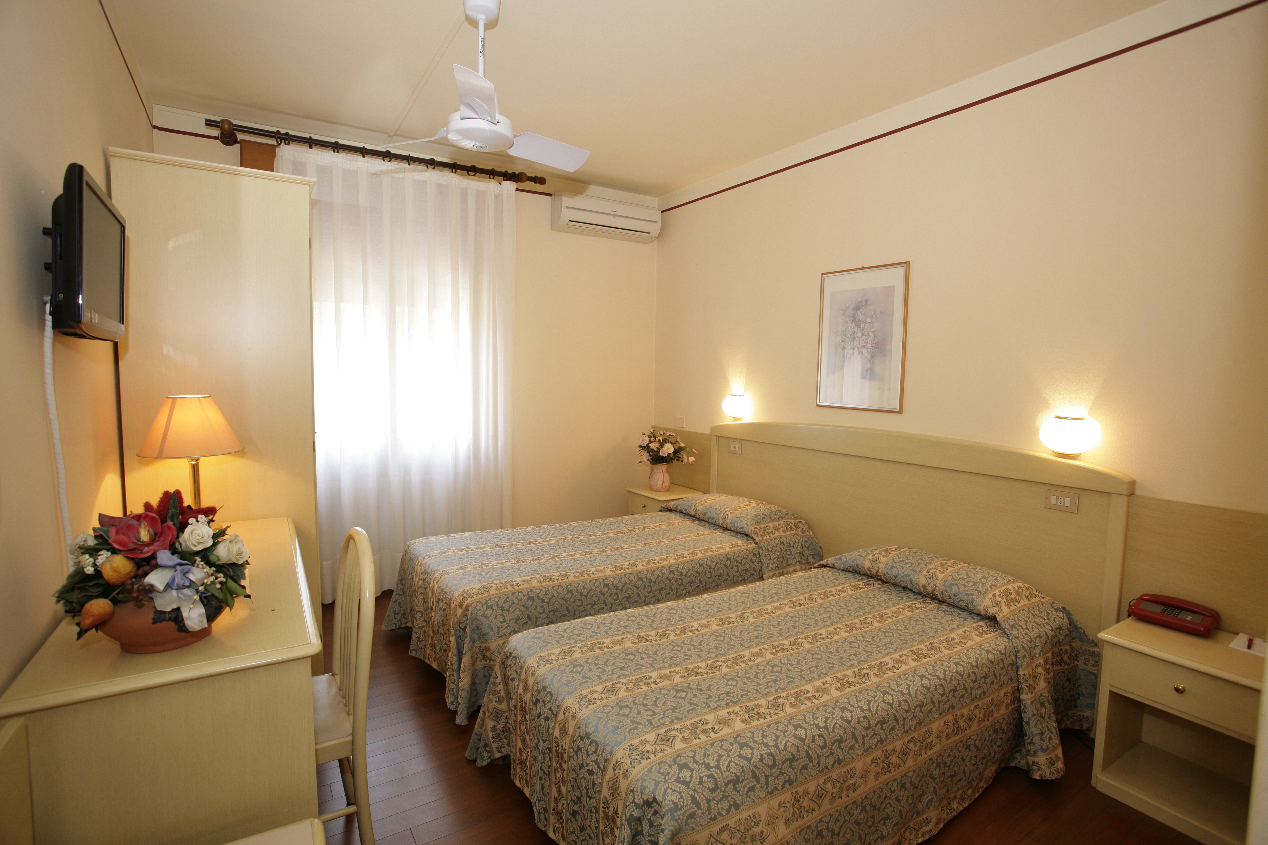 Hotel Ezzelino-官方