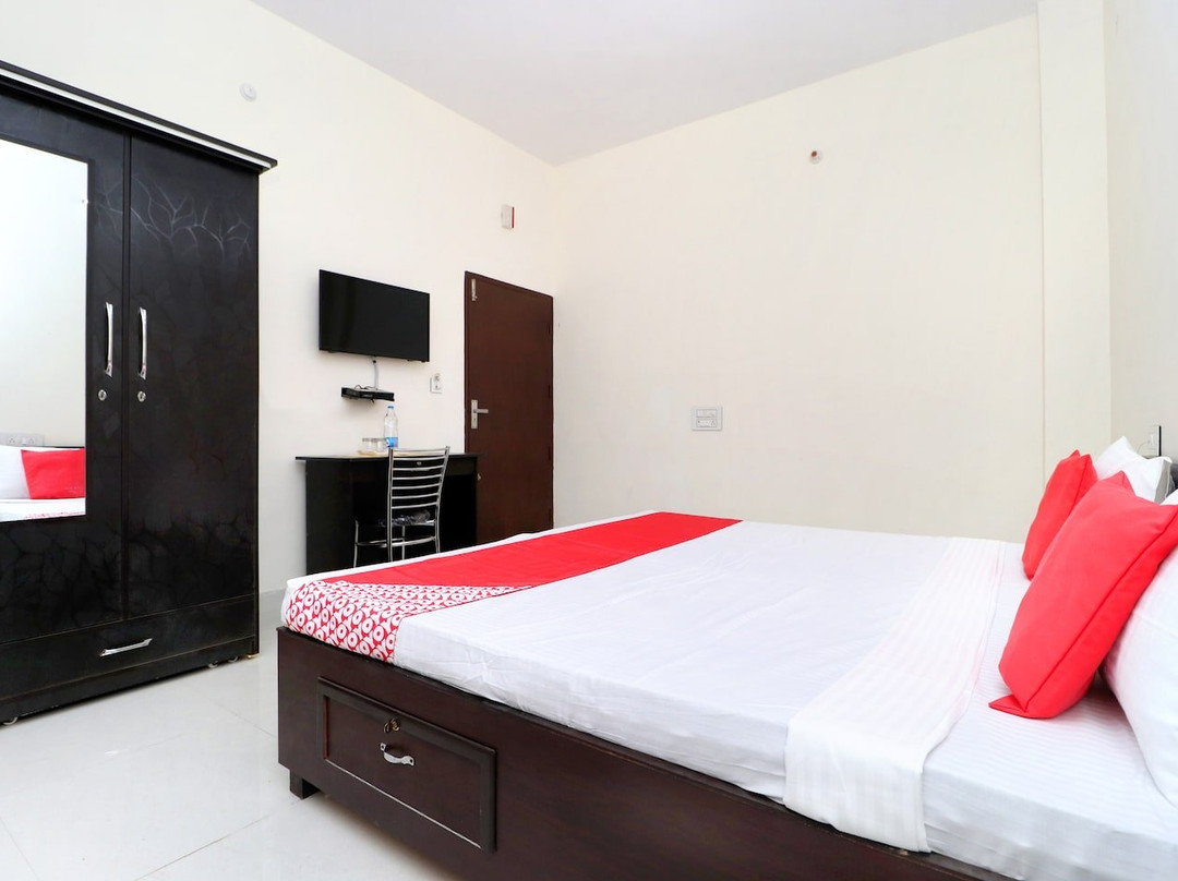 OYO 23185 Mama's Inn