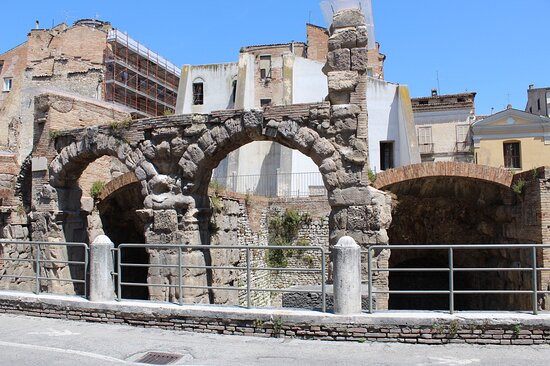 Roman Theatre-泰拉莫必去景点