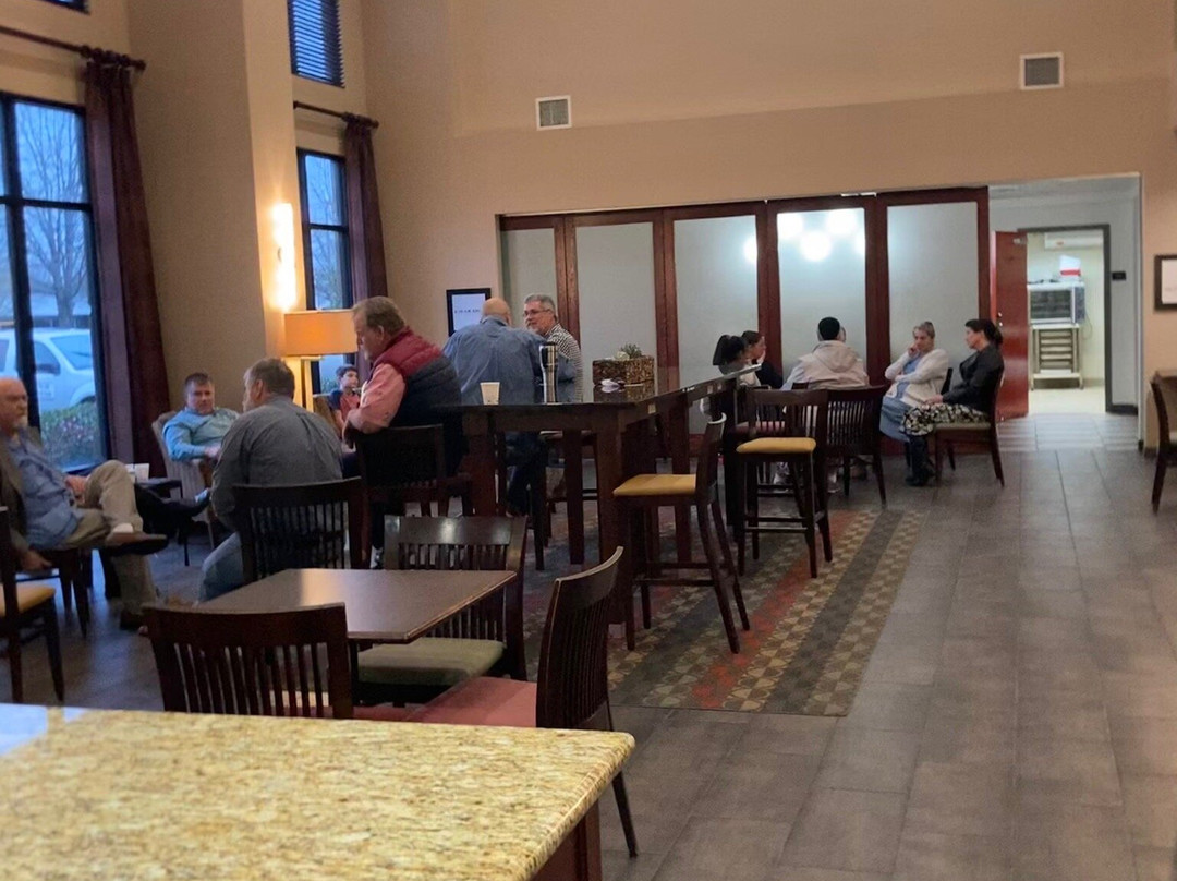 西点希尔顿恒庭旅馆&套房酒店主图