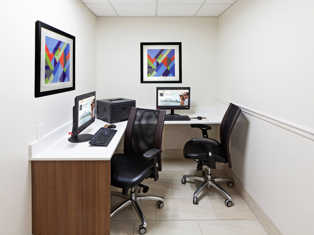 Holiday Inn Express & Suites Jenks By IHG主图