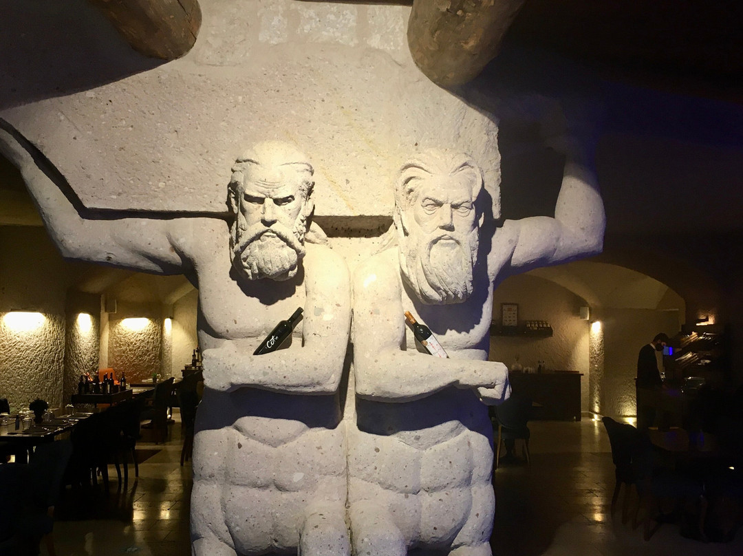 Nino Cave Suites主图