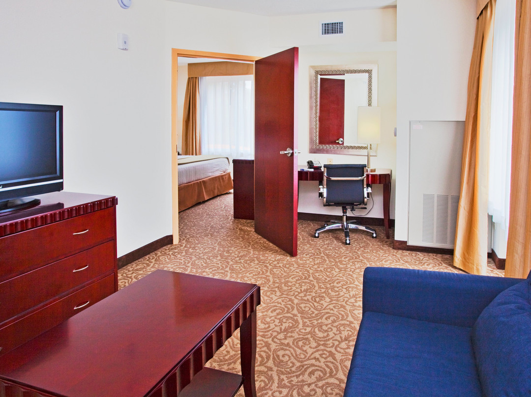 Holiday Inn Express & Suites Brooksville-i-75 By IHG主图