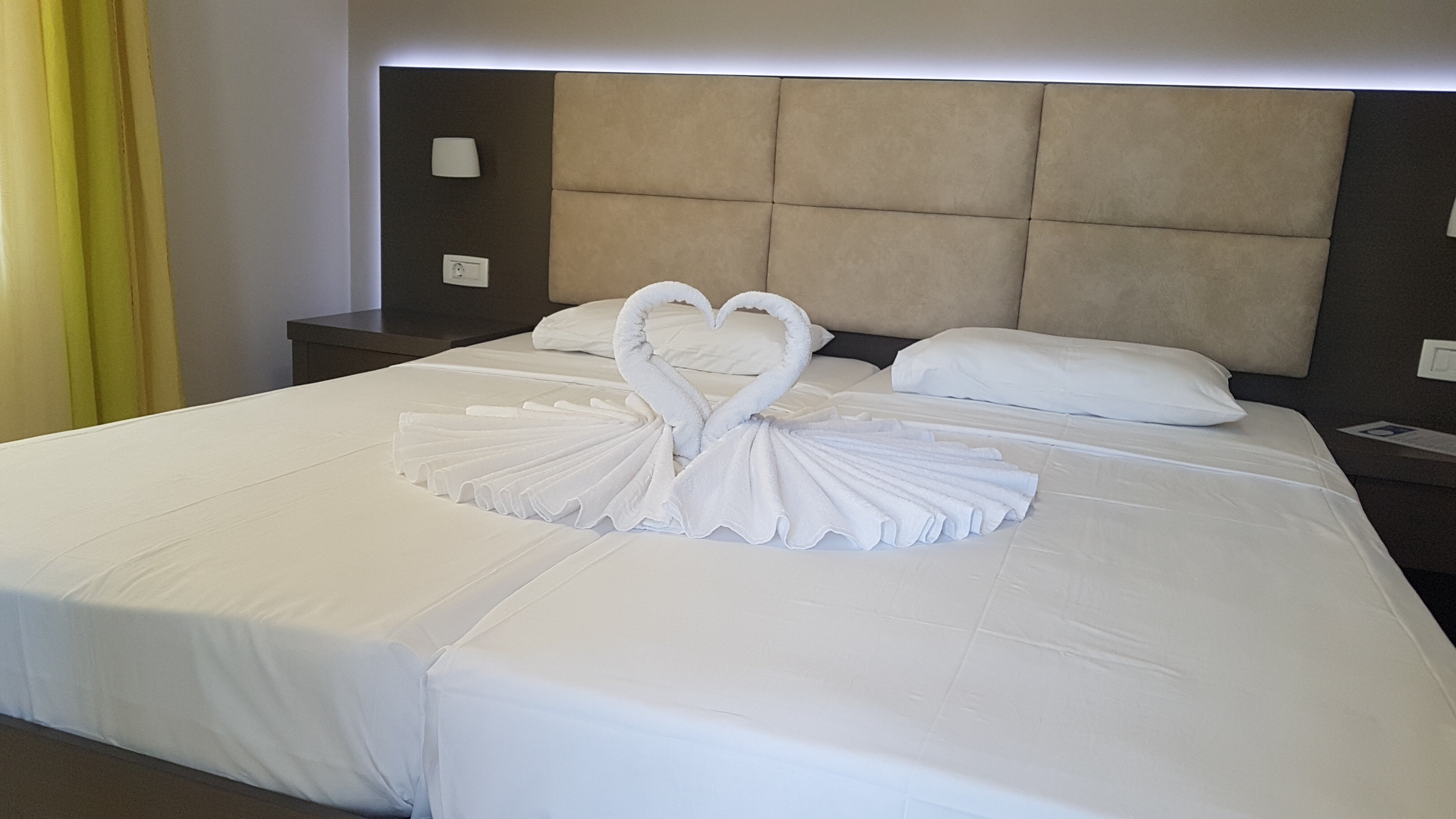 Plaka Beach Resort-官方