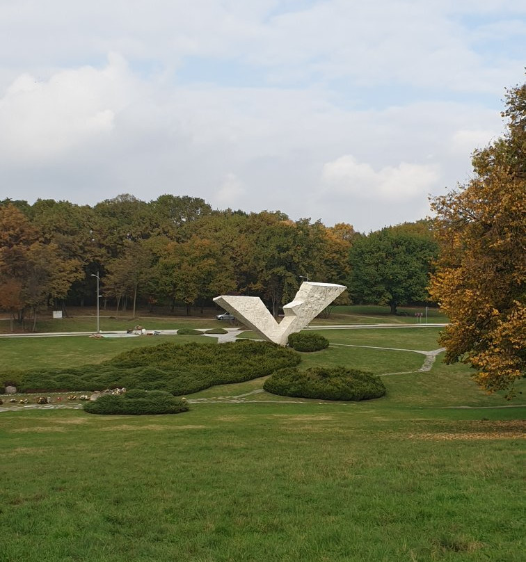 Memorial Park Sumarice-Kragujevac必去景点