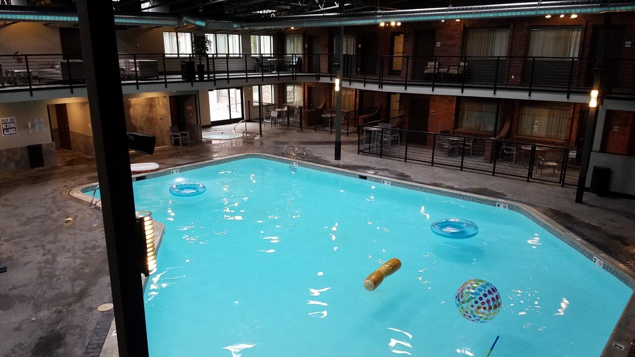 Copper King Hotel & Convention Center-泳池