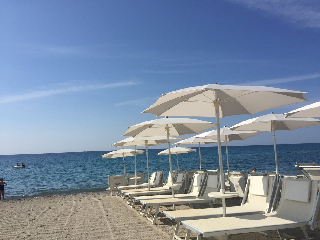 Vittoria Beach景点图片